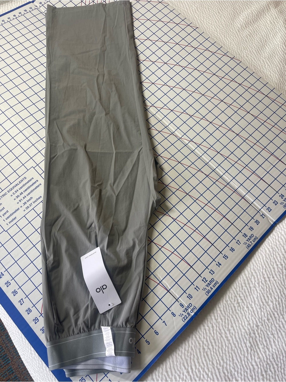ALO Yoga women’s lounge Pants